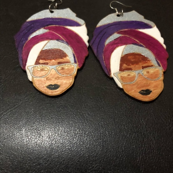 Earrings - Picture 3 of 4